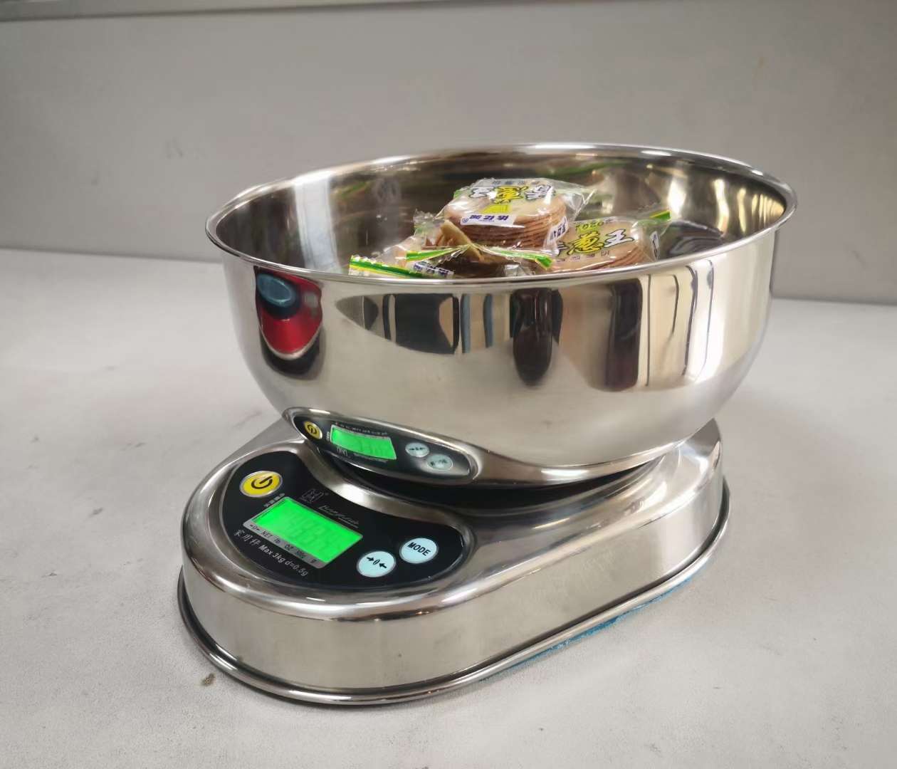 电子秤/USB数据接头转换器/身高测量仪/厨房秤电子秤/创意实用产品图