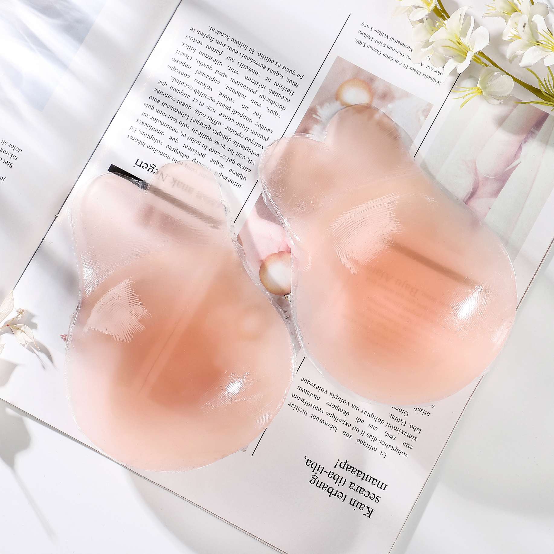 Anti-glare and anti-sagging silicone chest-lifting stickers for women, swimming, wedding, waterproof and anti-slip invisible cream stickers undefined