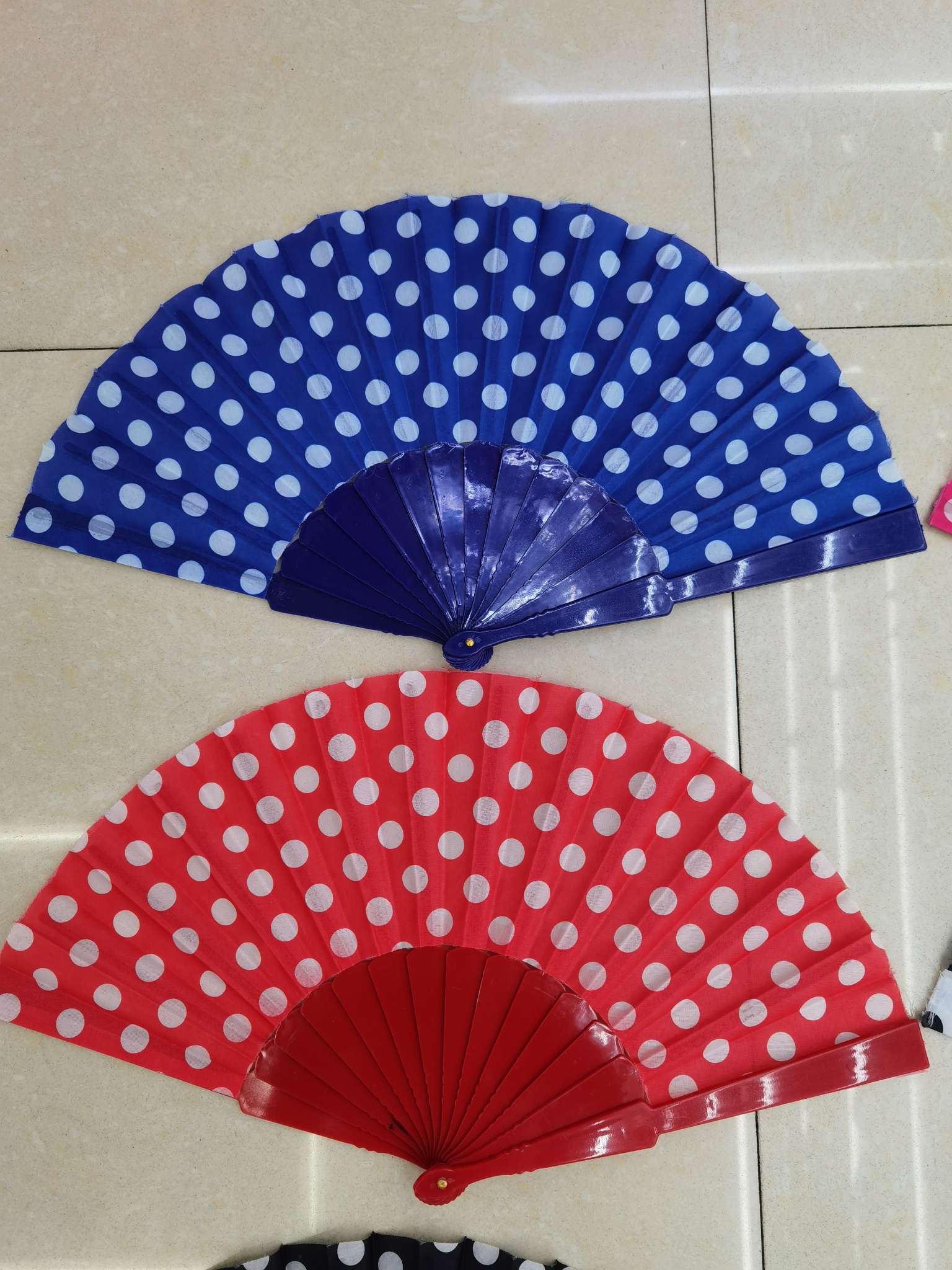 塑料圆点扇子详情图5