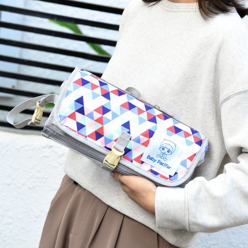 2020新款便携式多功能婴儿专用换尿片垫外出携带方便换尿布垫白底实物图