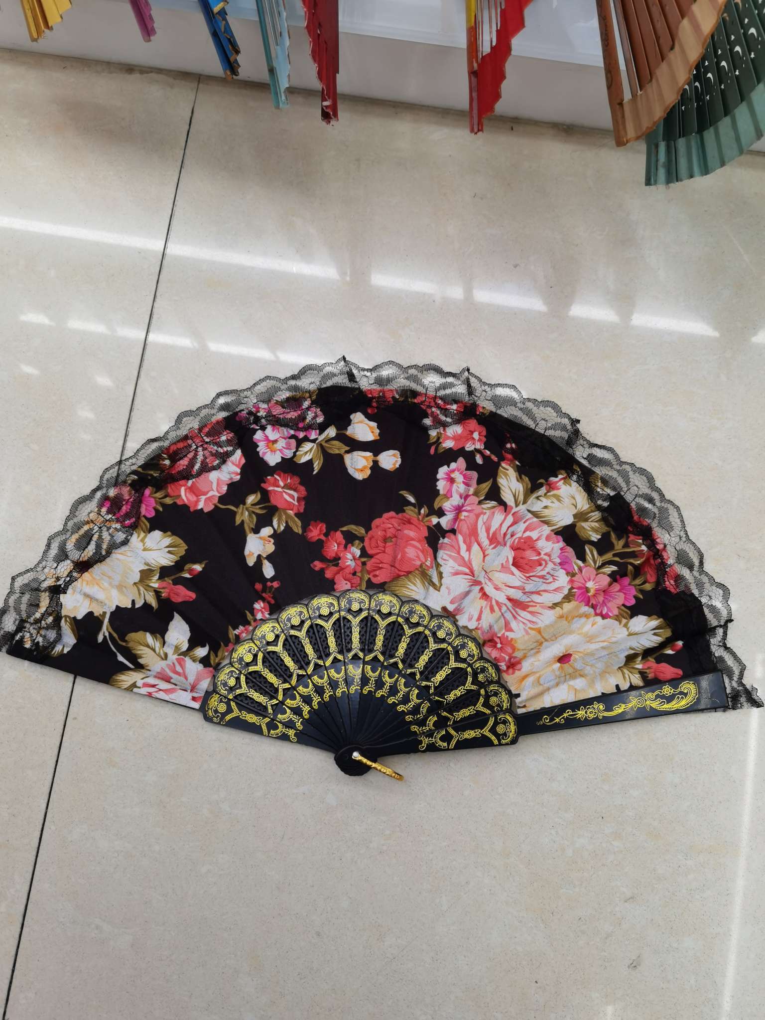 塑料牡丹花扇子细节图