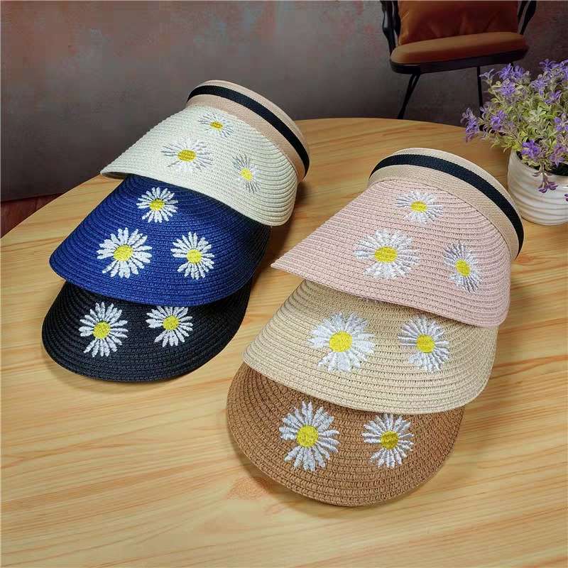 Embroidered Daisy Hollow Hat
