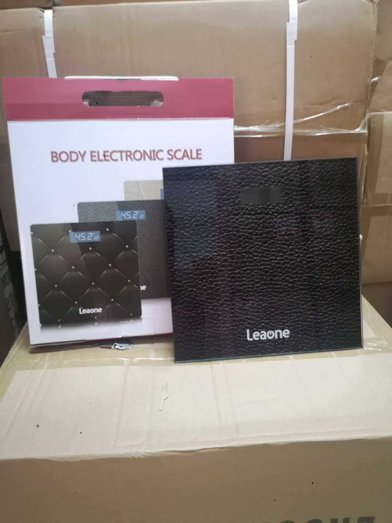 玻璃称白底实物图