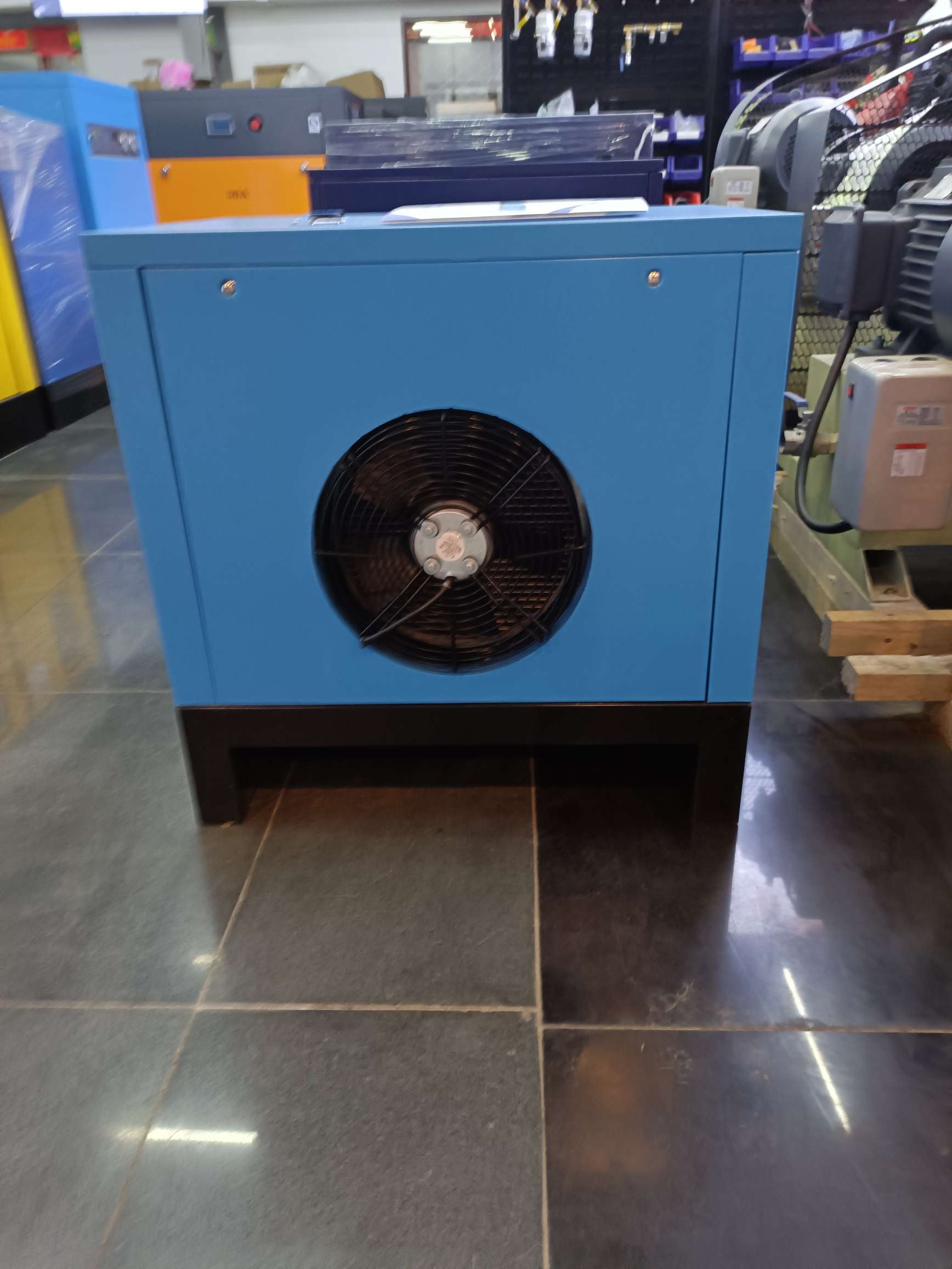 Refrigerated compressed air dryer: 2.5Nm³/min
