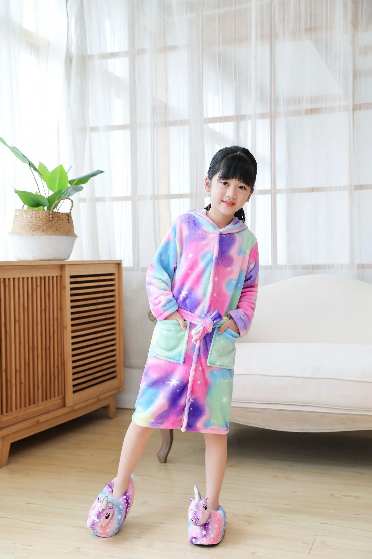 Children's flannel bathrobes for autumn and winter warmth, animal pajamas, home clothes, grey huskies detail image 6