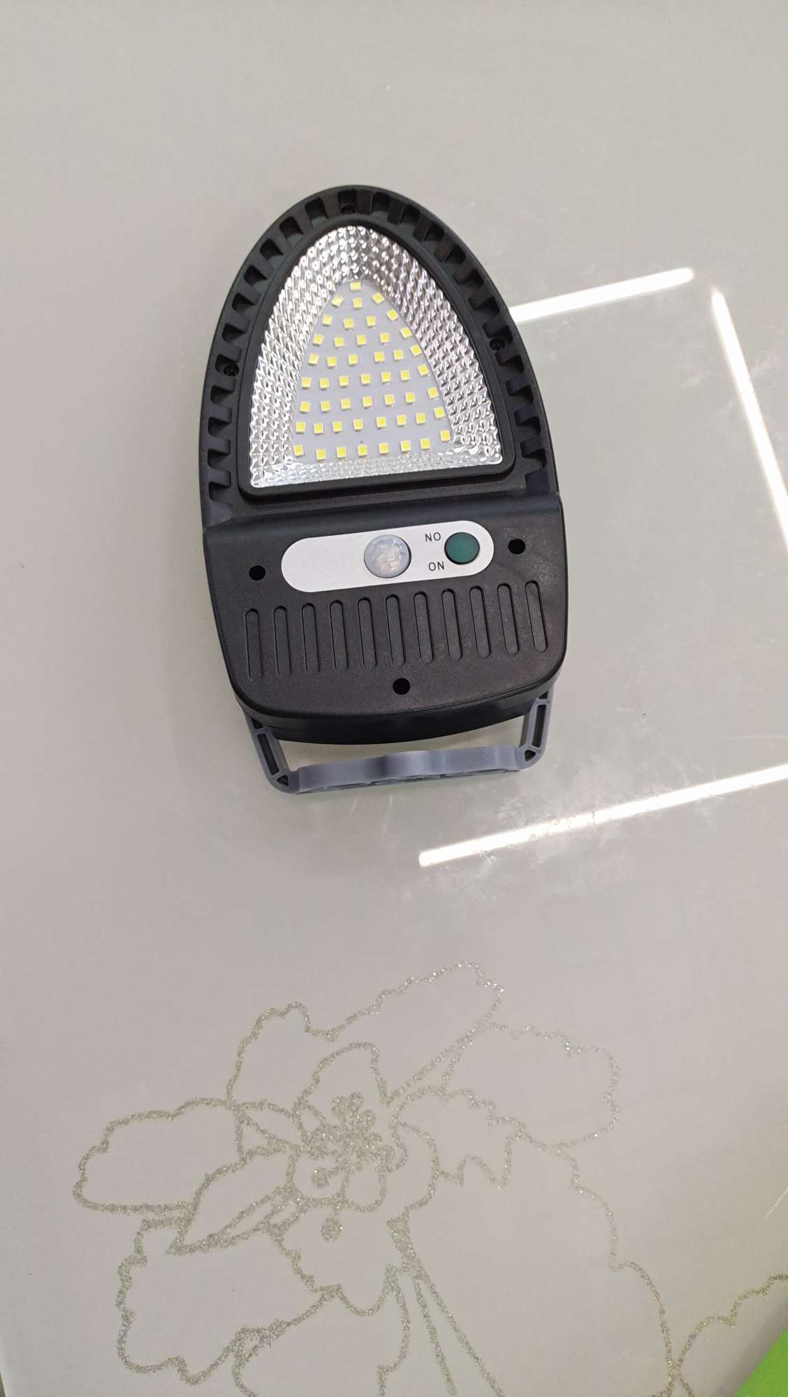 Solar sensor lamp 608A details Picture