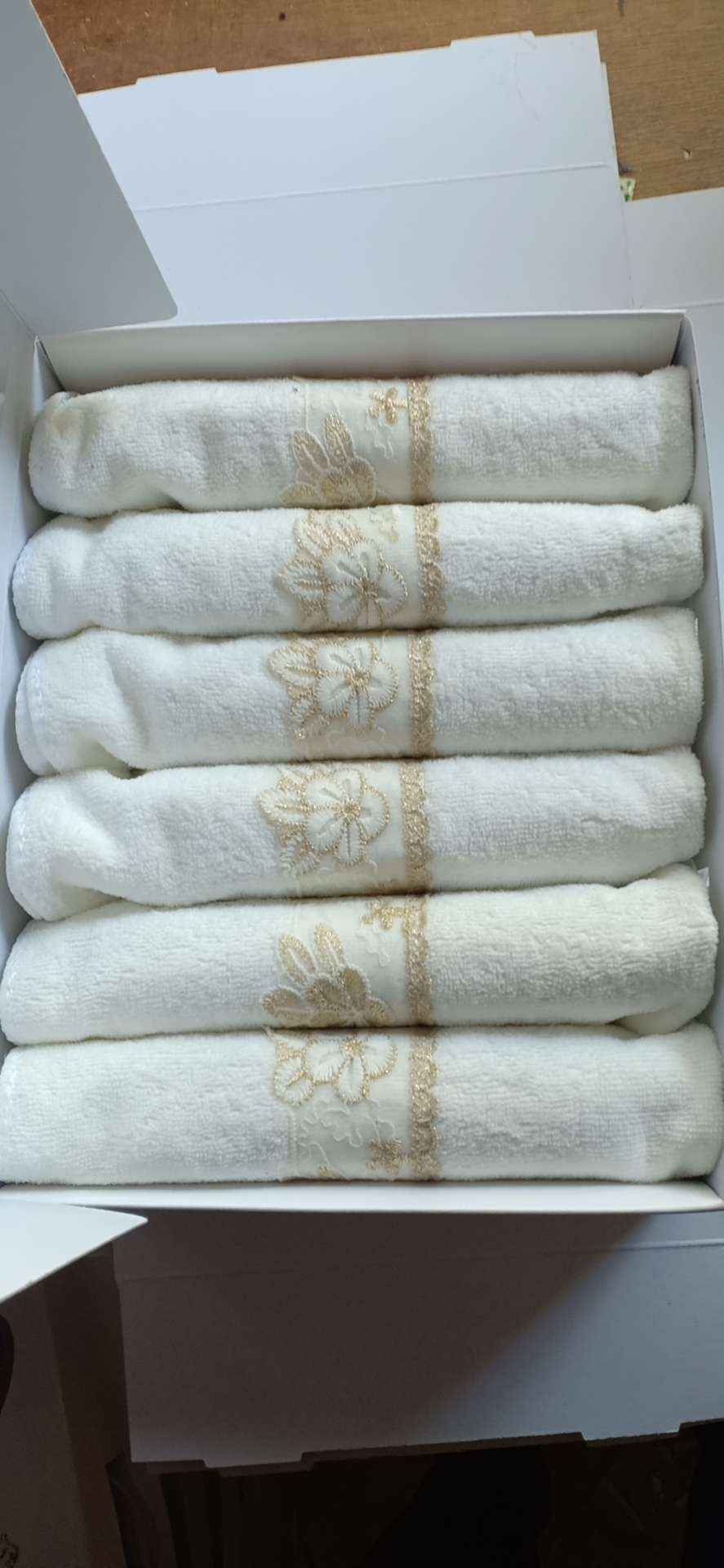 Bathrobe gift box Application Scenario