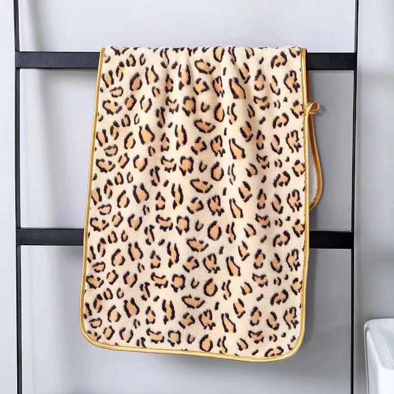 The leopard print bath towel cover dries quickly, is soft and absorbent, and does not shed hair detail image 11