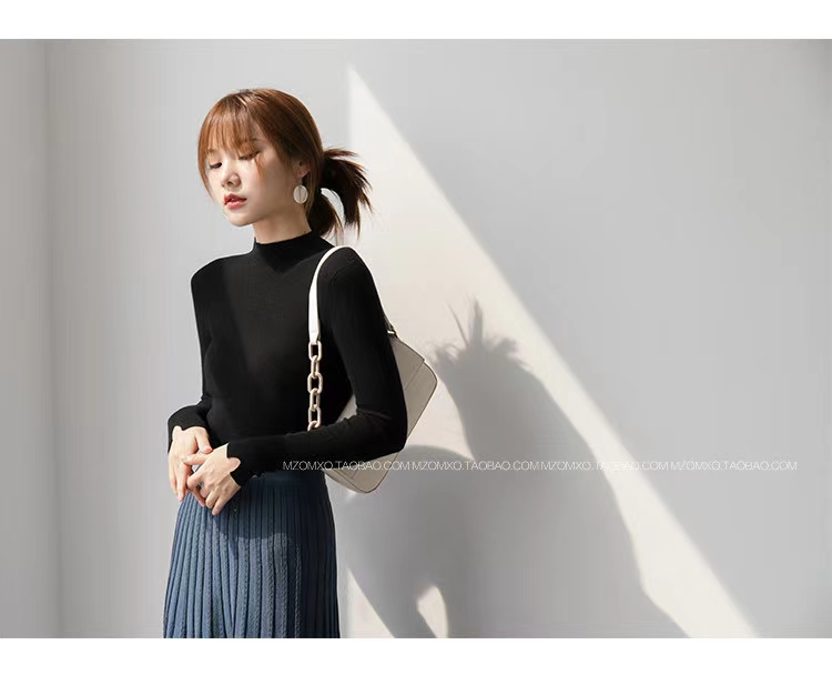 Ladies' cashmere sweater details Picture