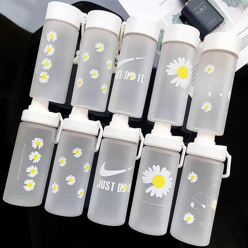 硅胶提手携带方便喷胶小鹿水杯详情图2