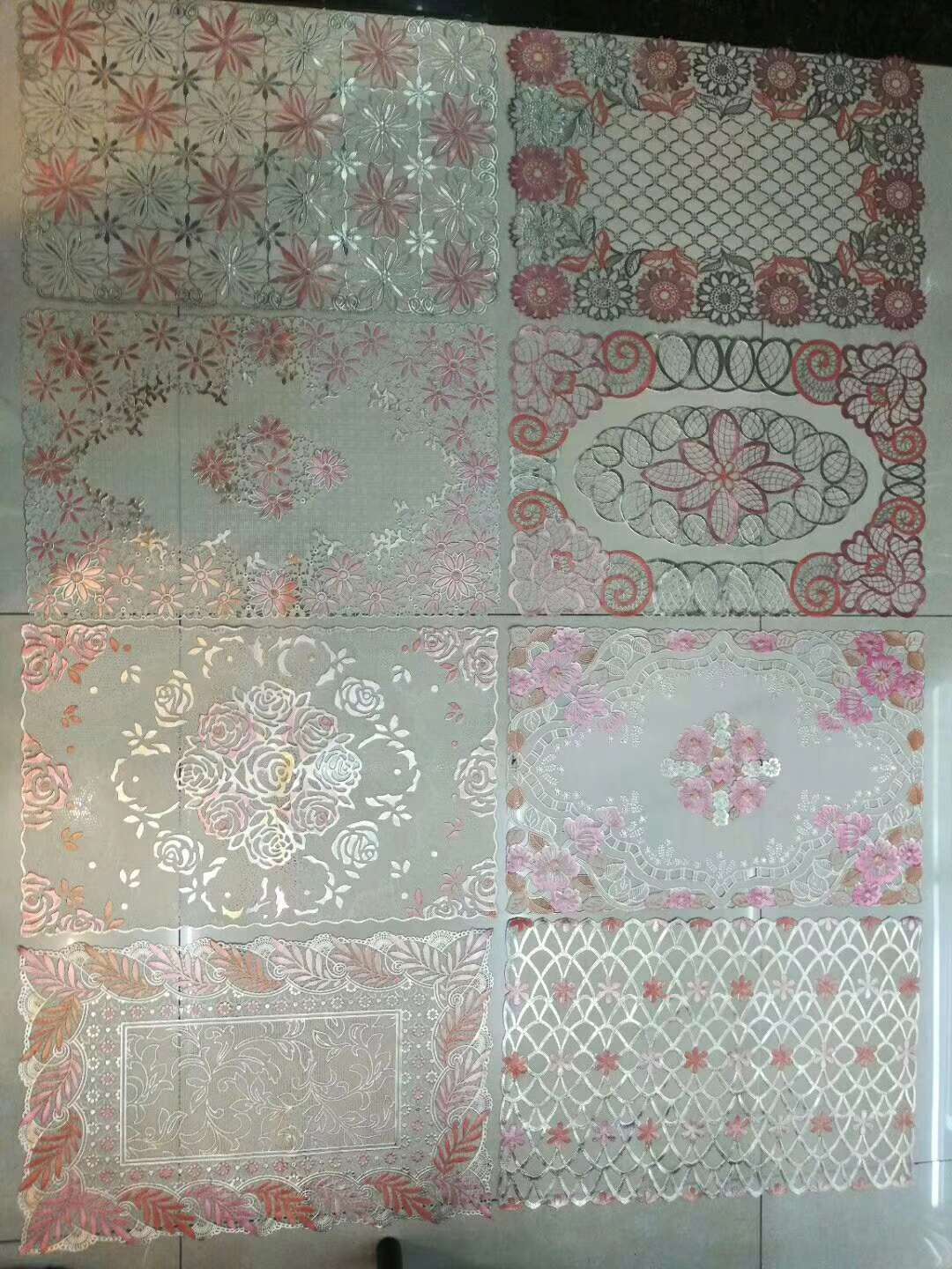 PVC红彩金长方餐垫产品图
