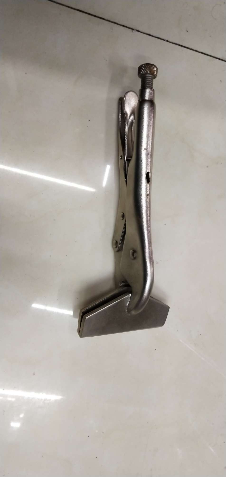 Flanged Pliers full figure