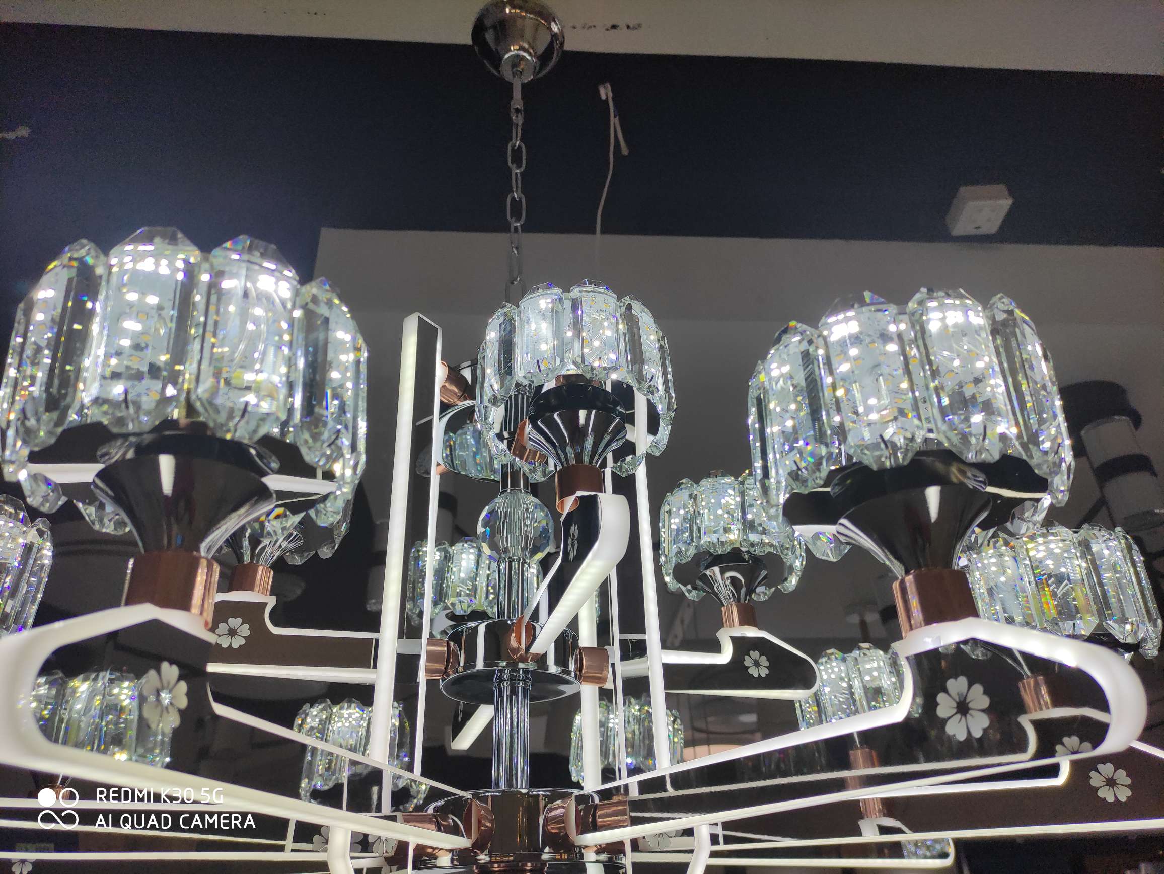 火树银花系列水晶柱12头吊灯细节图