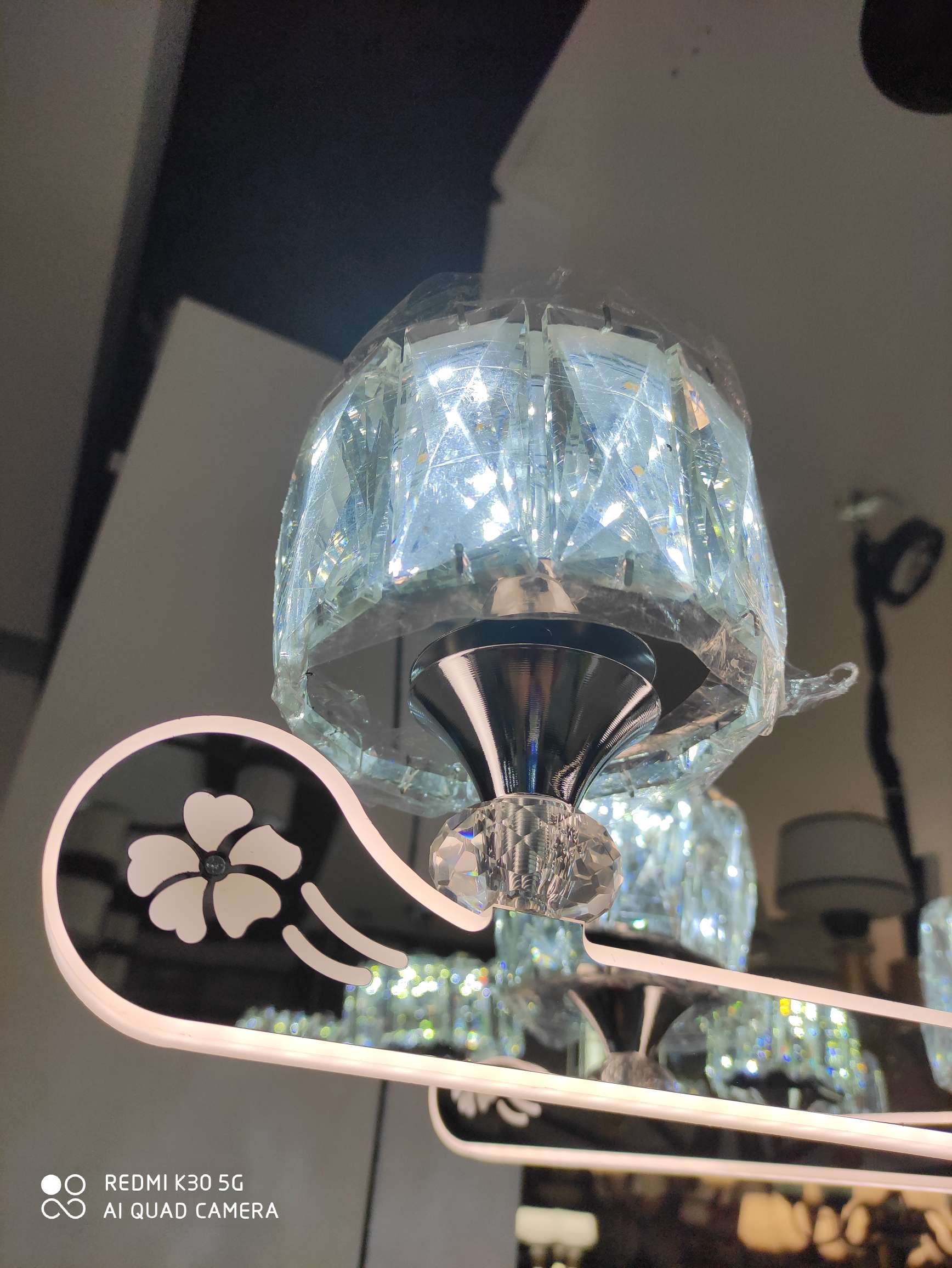 The "Fire Tree and Silver Flower" series 6-head chandelier Specification image