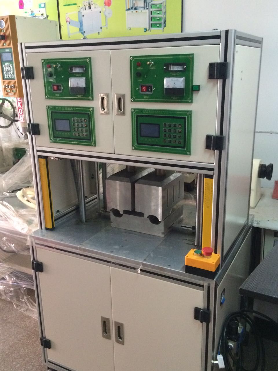 Direct sales of ultrasonic double-head welding machines from the manufacturer, with immediate delivery in stock detail image 1