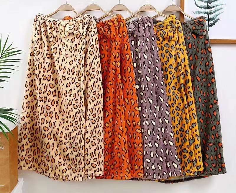 Creative Leopard Hair Band Does Not Lose Hair Does Not Tighten The Makeup Remover Face Mask Essential Magic Application Scenario