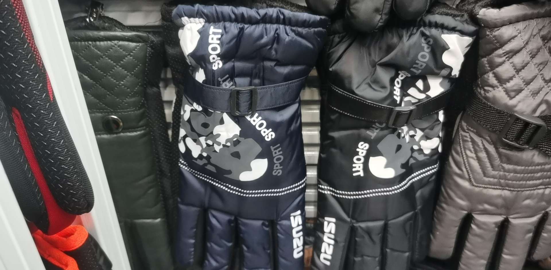 Outdoor men ride warm, thickened gloves thumbnail