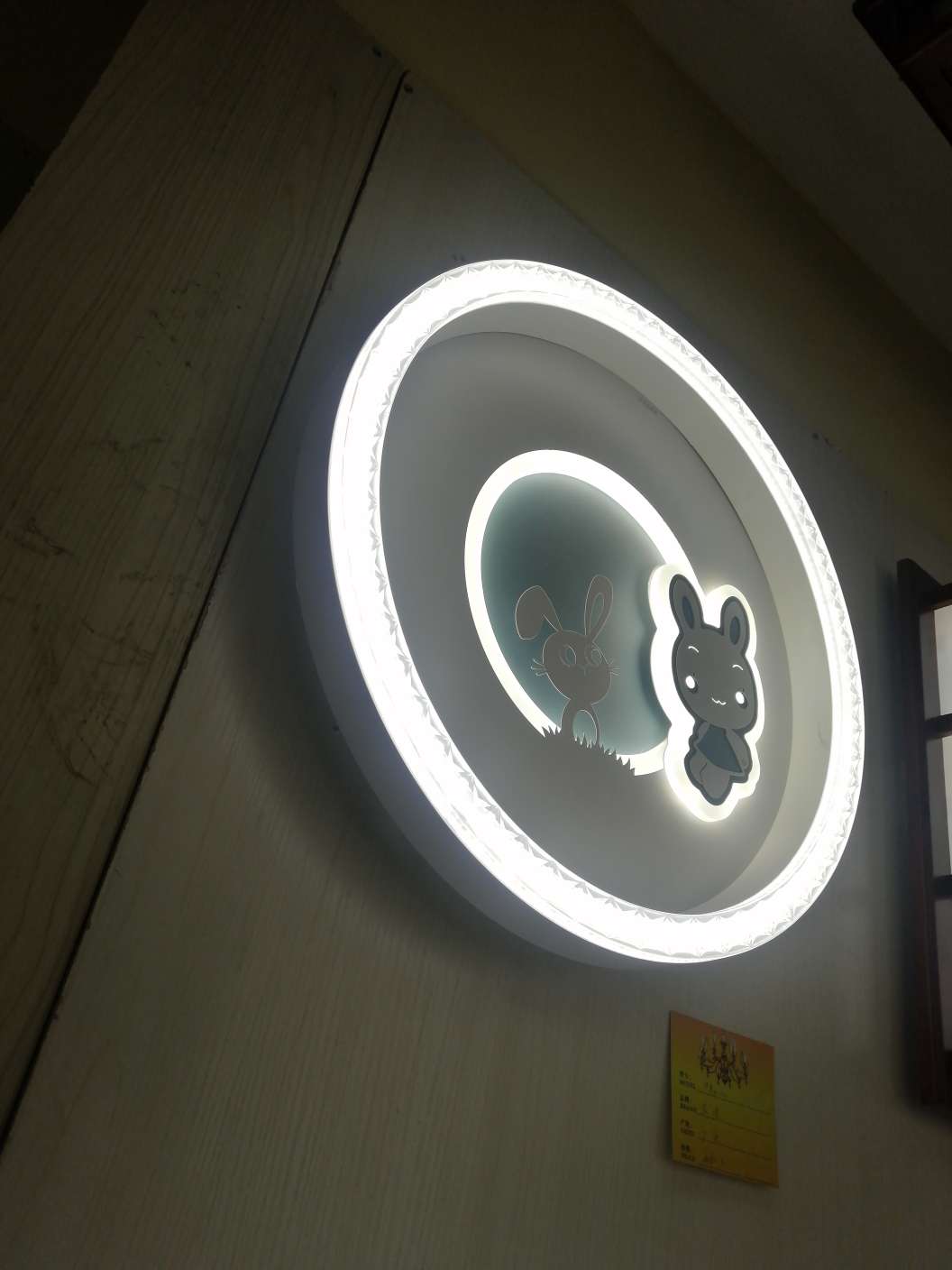 The living room lamp is modern, simple, elegant, creative and light luxury. The bedroom lamp is a little rabbit