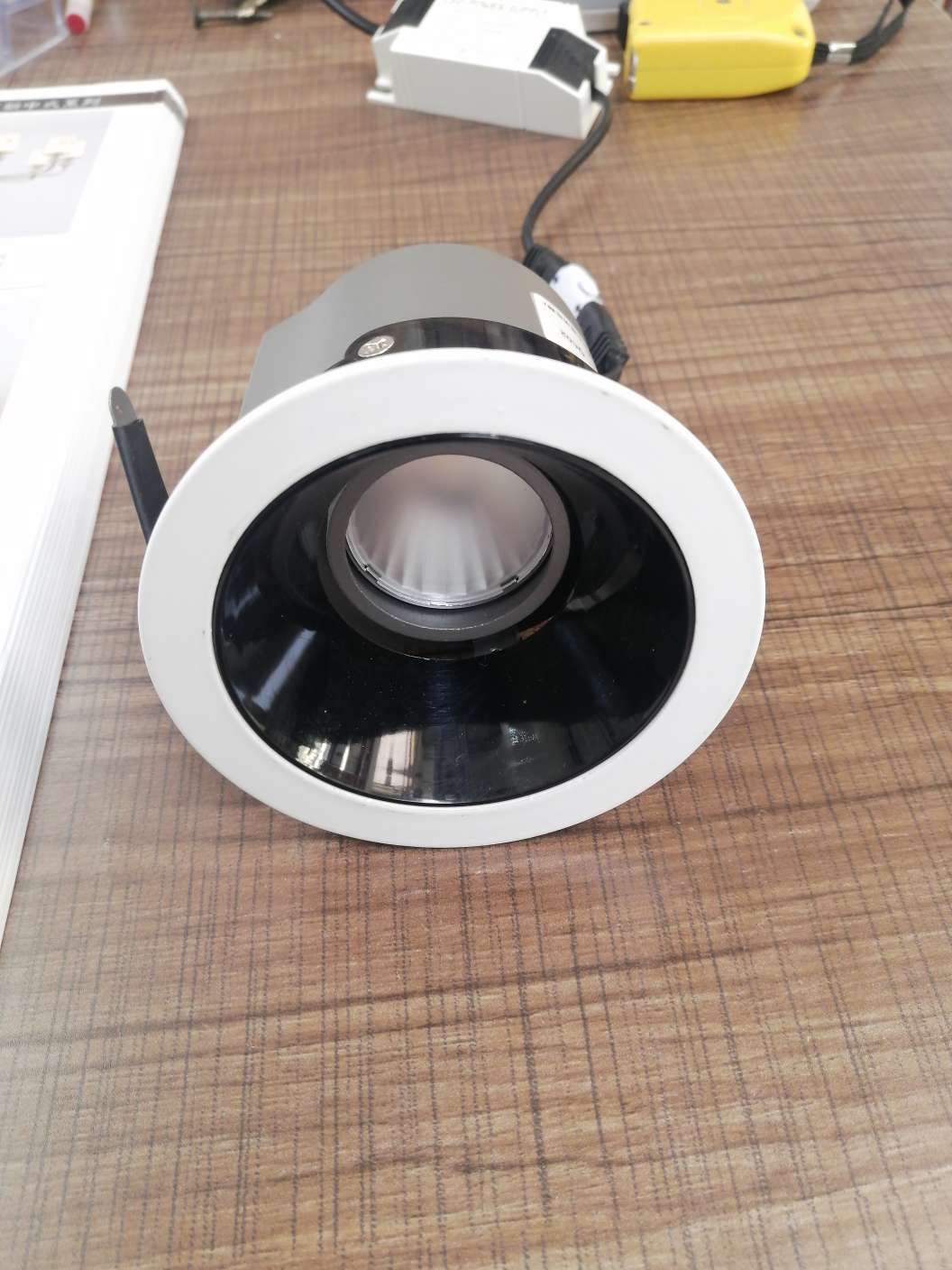 Wall-washing lamp