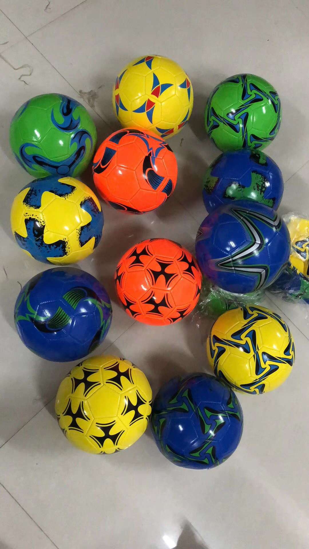 2号小足球，儿童玩具球，充气足球 机缝小足球详情图1