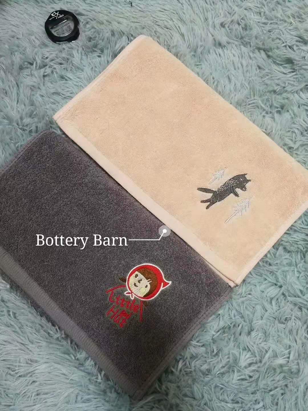 Creative embroidered Little Red Riding Hood towel, pure cotton Wolf and Little Red Riding Hood couple towel, high-end gift towel detail image 2