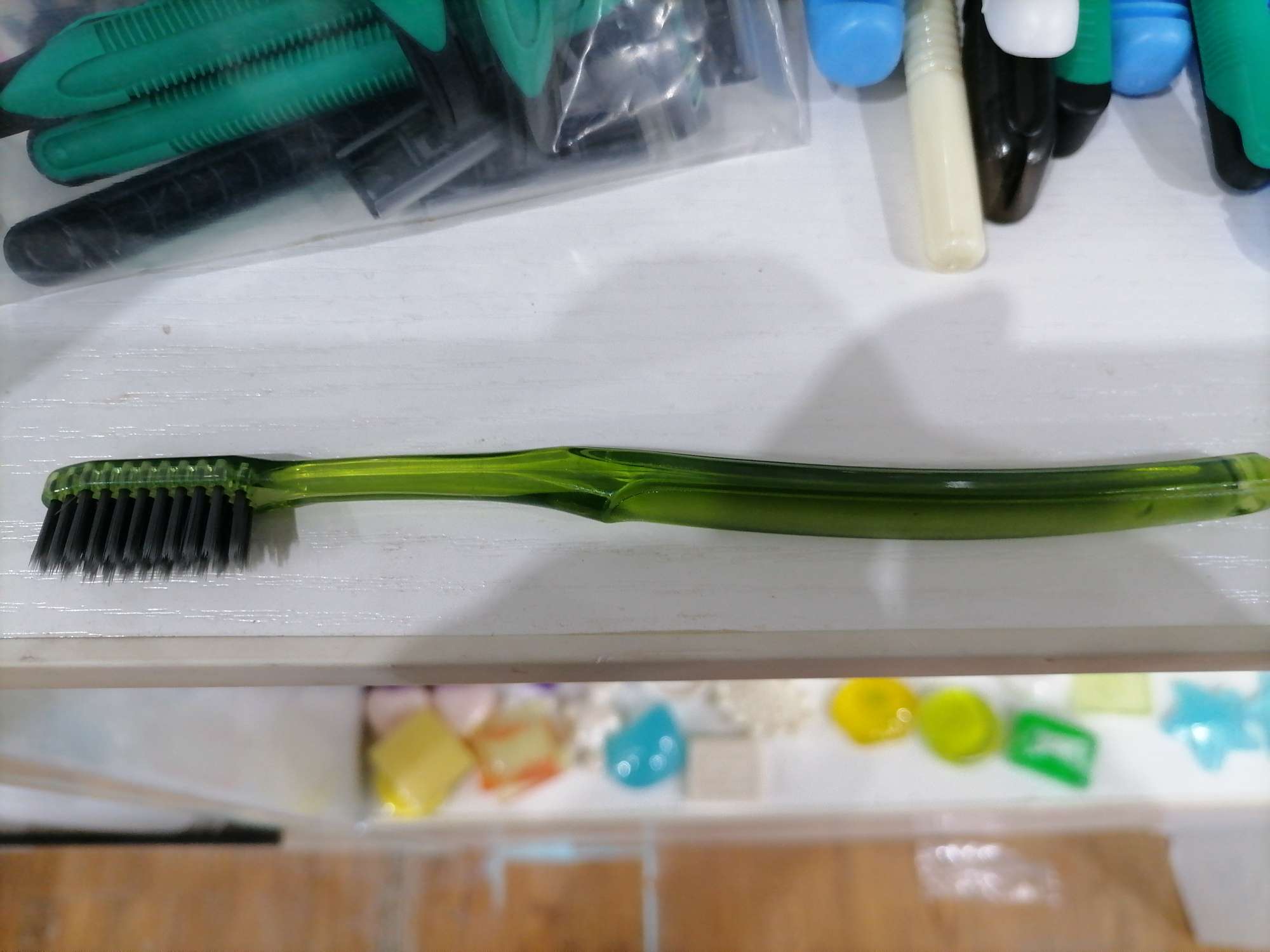 Toothbrush yellow green thumbnail