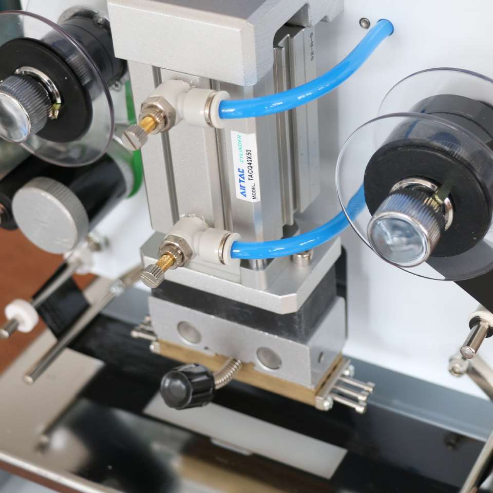 Hot stamping machine, pneumatic hot stamping machine, small hot stamping machine, lettering machine, vertical printing content can be exchanged. Factory direct sales Specification image