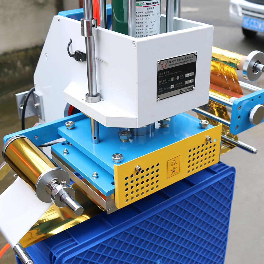 The size of the plastic box hot stamping machine can be customized. We are a powerful manufacturer of pneumatic box hot stamping machines with jumping code hot stamping capabilities undefined