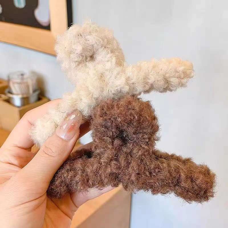 Korean autumn and winter furry hair accessories: Autumn hair gripper, hair clip, girls' back of the head gripper, big head gripper, shark clip detail image 8