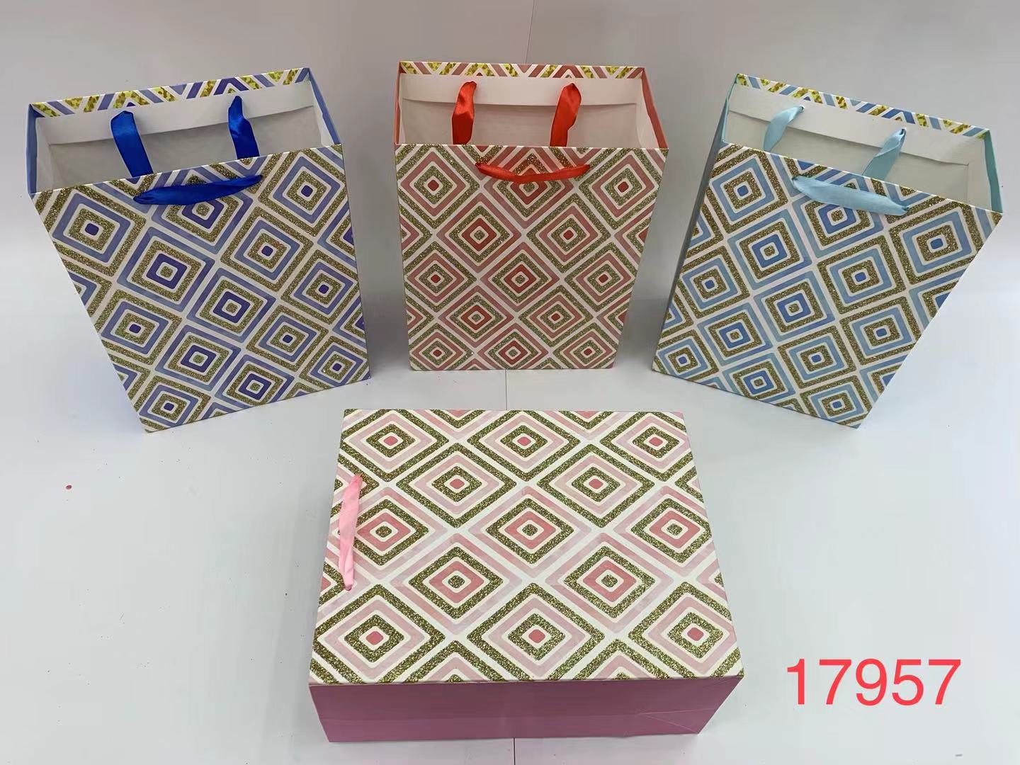 Paper bags, gift bags, gift packaging bags, white card paper, KX17957