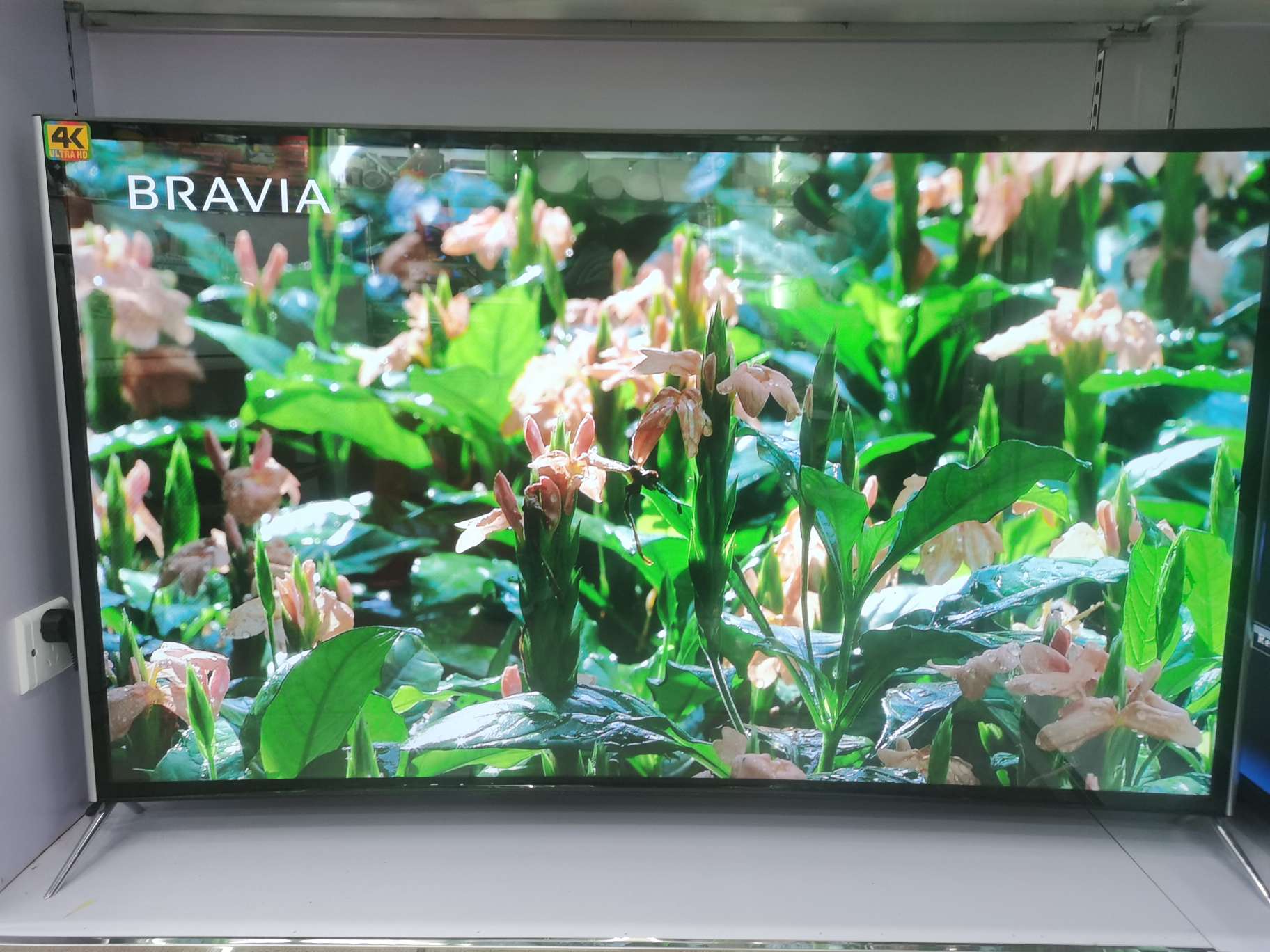 65寸曲面液晶电视产品图