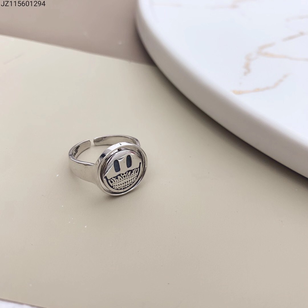 UKI SILVER and Season S925 sterling silver rotating smiley face 😃 ring details Picture