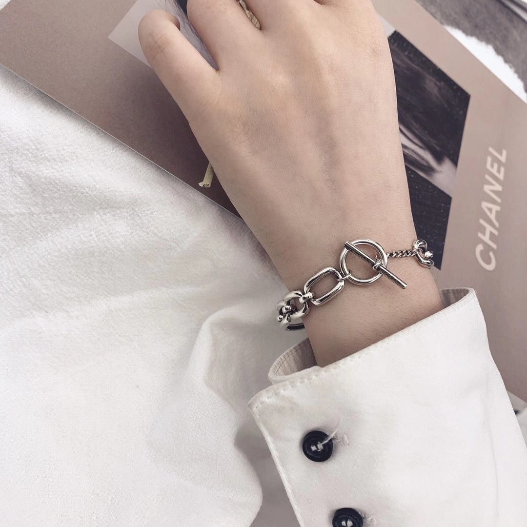 UKI SILVER  与季S925纯银
OT扣，整排0字个性手链产品图