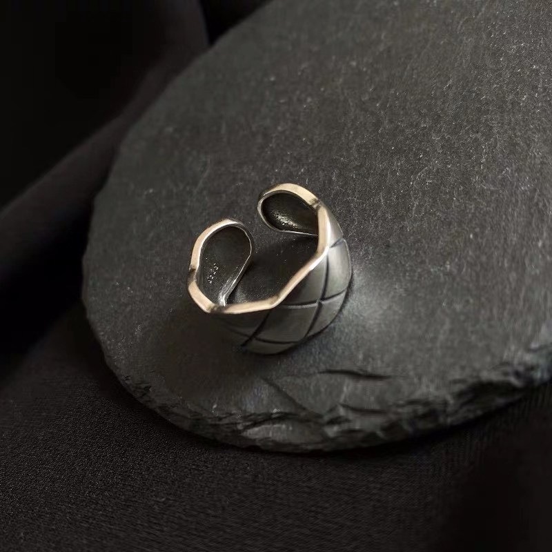 UKI SILVER and Ji S925 pure silver unique diamond-shaped ring details Picture