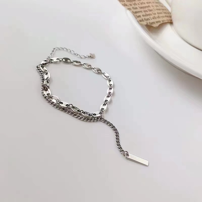 UKI SILVER  与季S925纯银猪鼻子流苏吊牌手链细节图