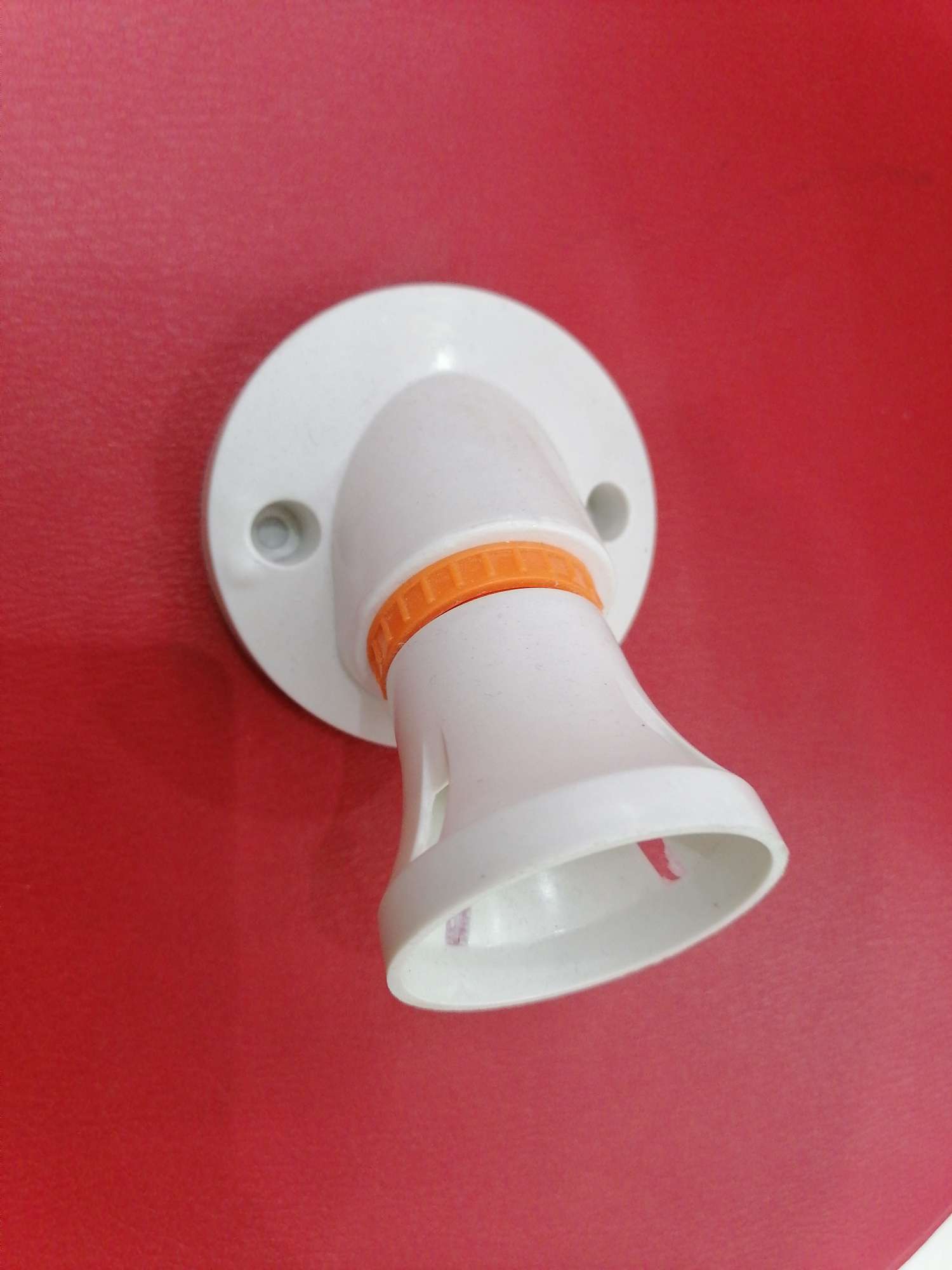 Inclined lamp holder