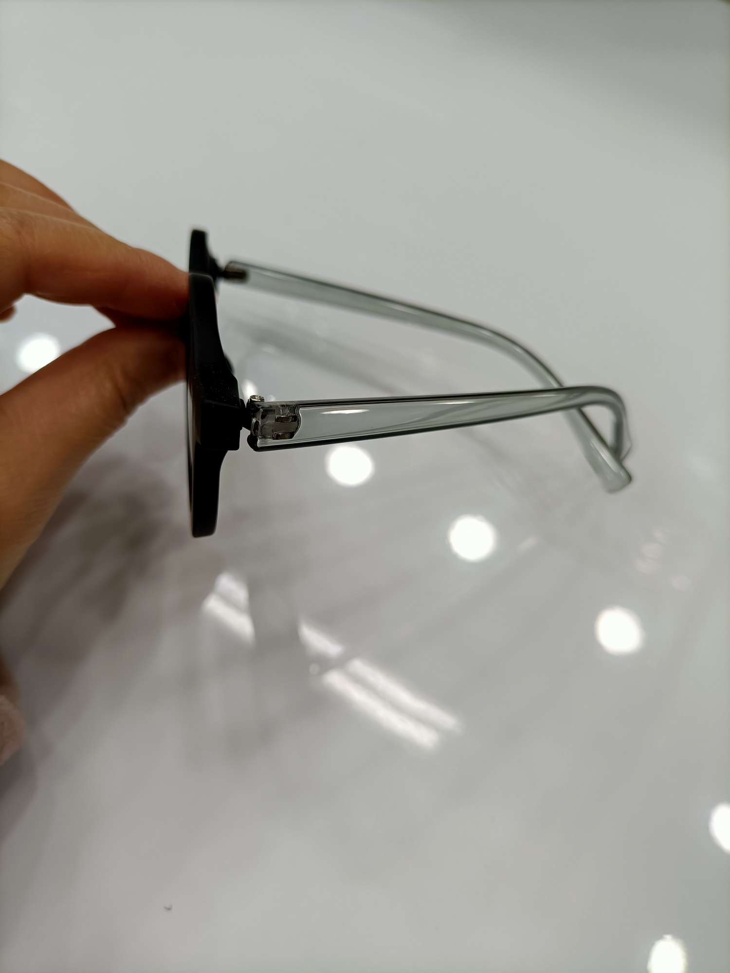 Round sunglasses for children, suitable for both boys and girls, Korean-style glasses Application Scenario