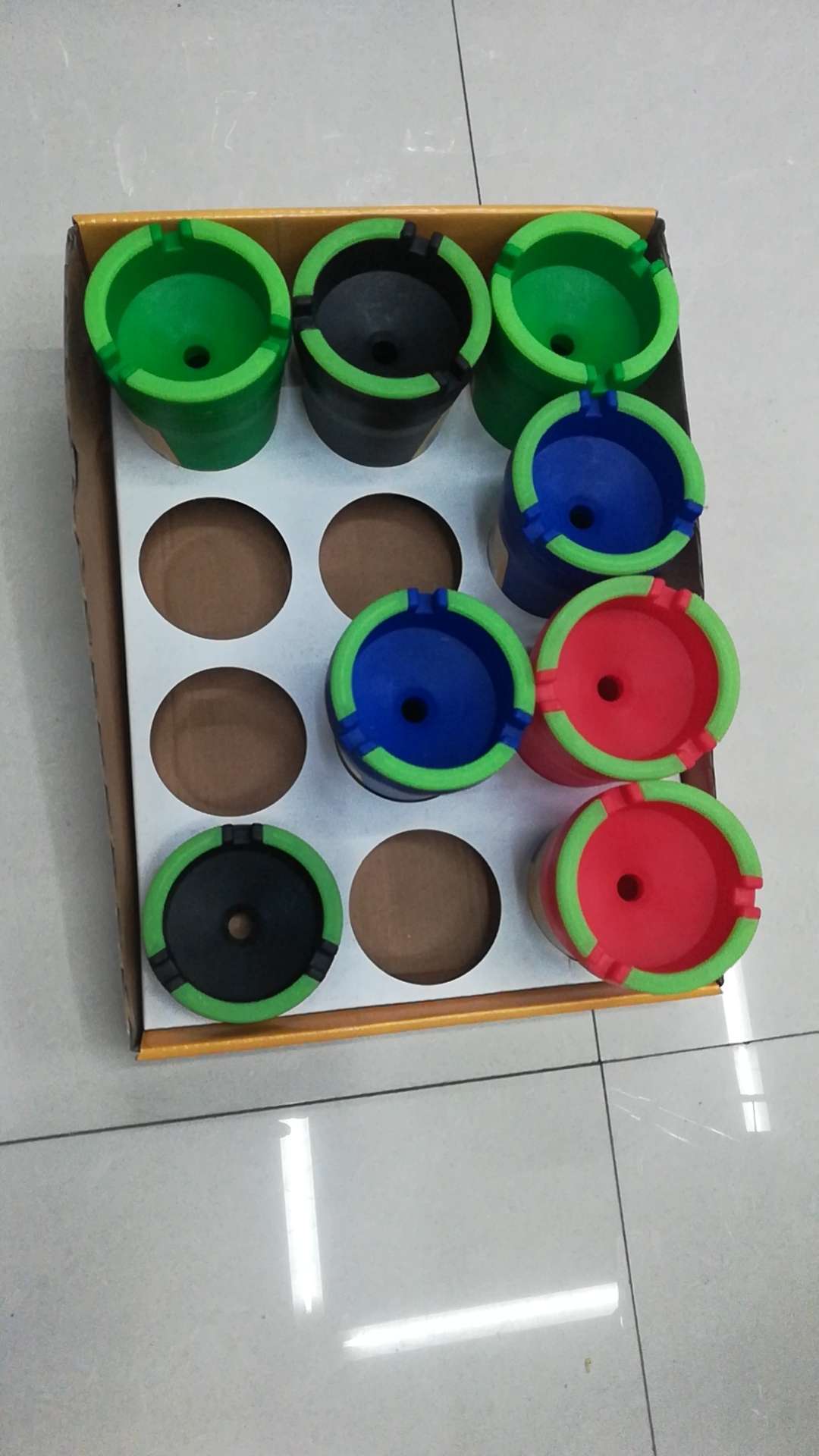 汽车烟灰缸车载荧光烟灰盒带夜光杂物彩色烟灰缸详情图6