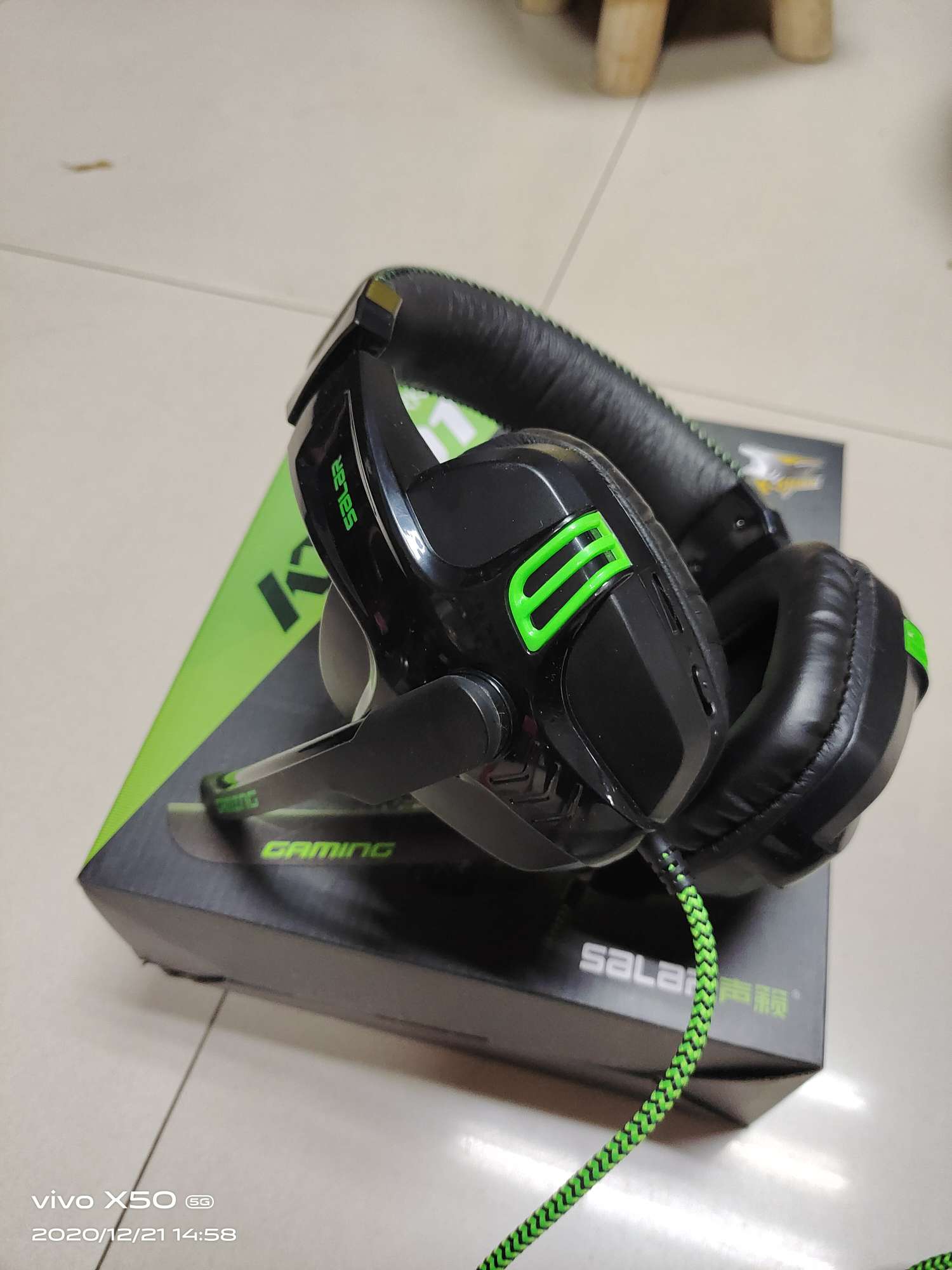 Big Headset For Computer Games details Picture