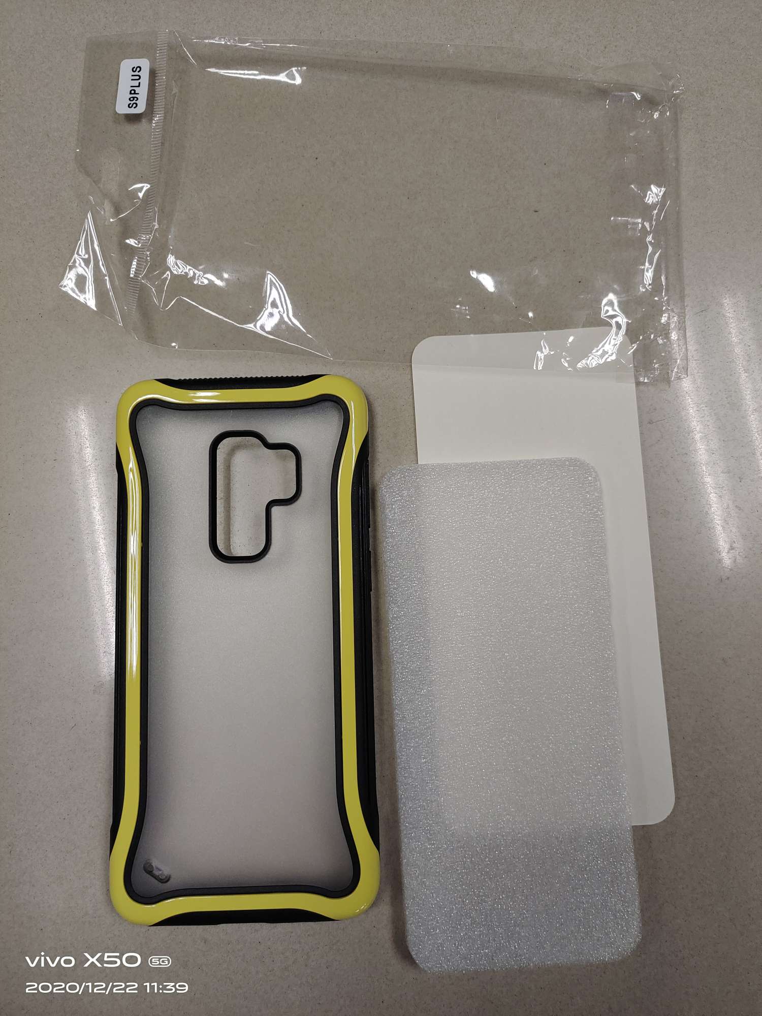 手机壳多色白底实物图