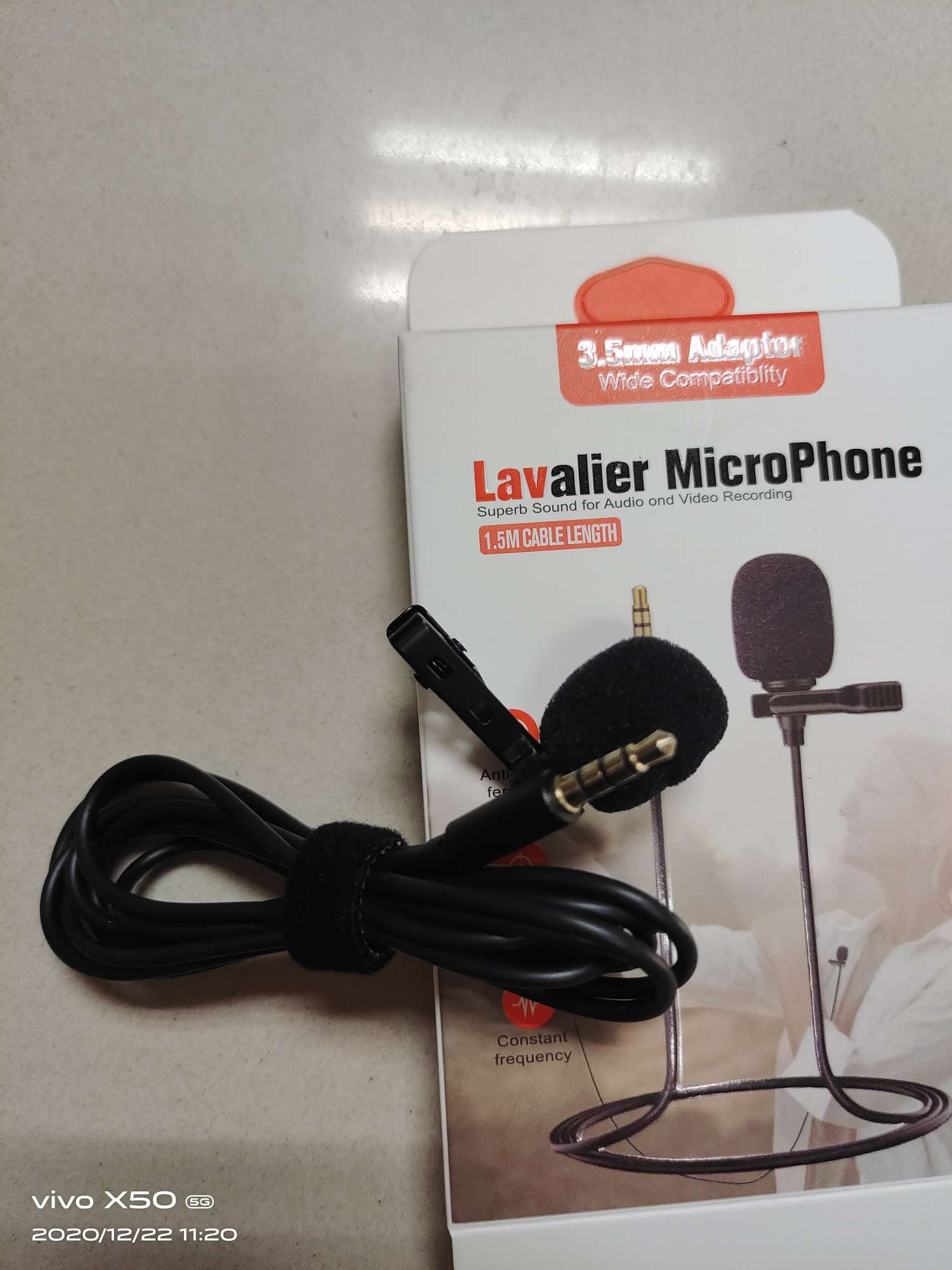 手机耳麦细节图