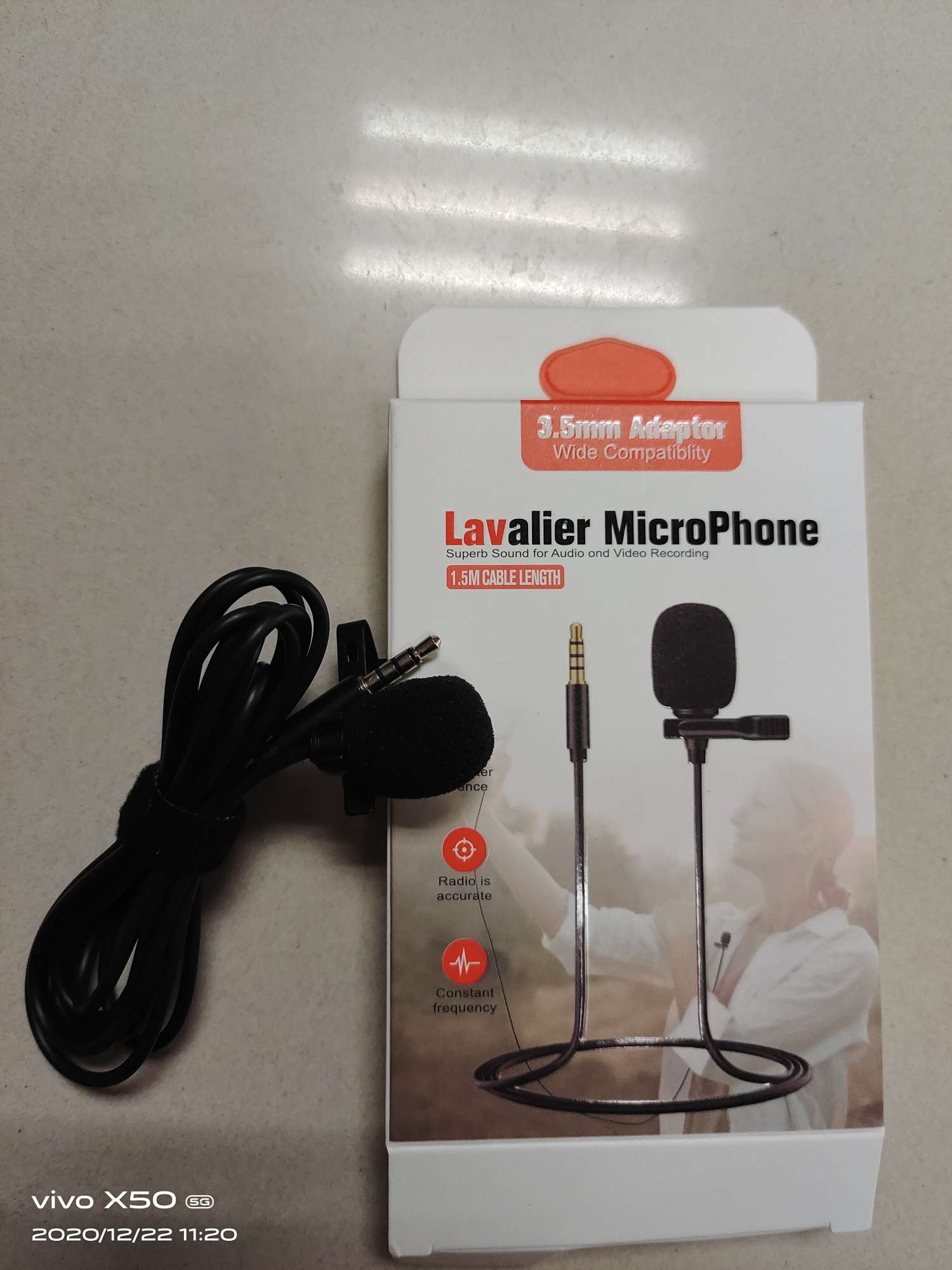 智能耳机实物图