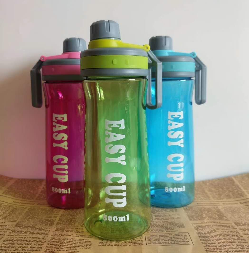 Yiwu Good Goods 9155 Sports Cup, capacity 1000ML, packing quantity 60PCS, volume 53x45.5x53, color randomly dispatched full figure