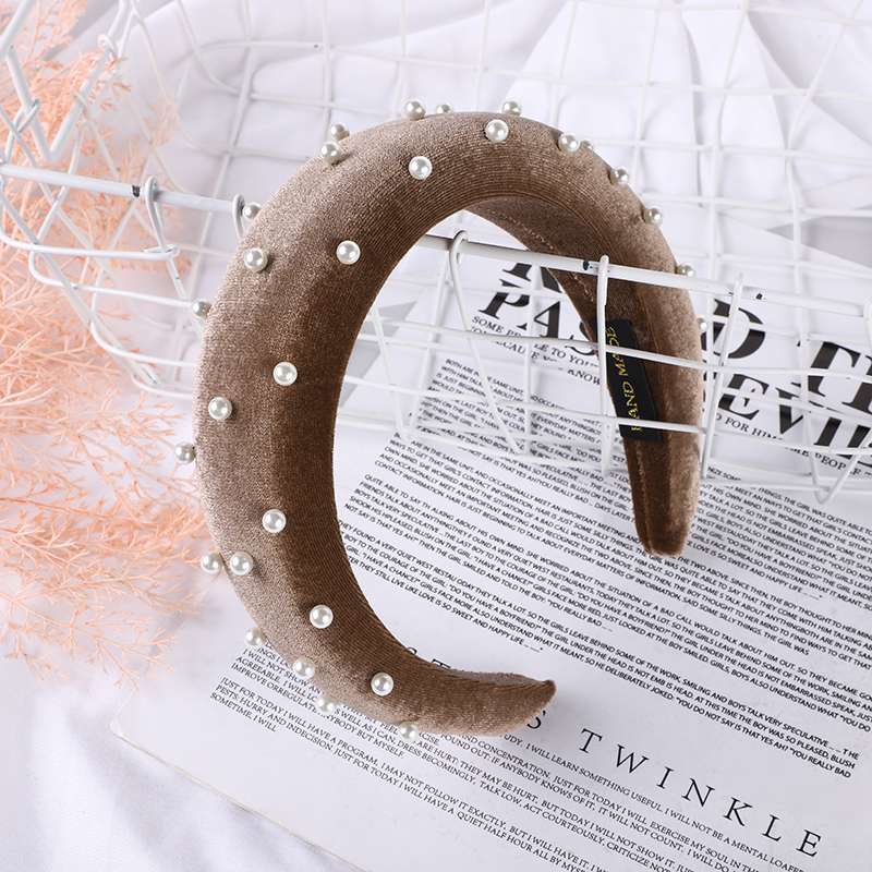 Flannelette Studded With Small Pearl Sponge Headband Application Scenario