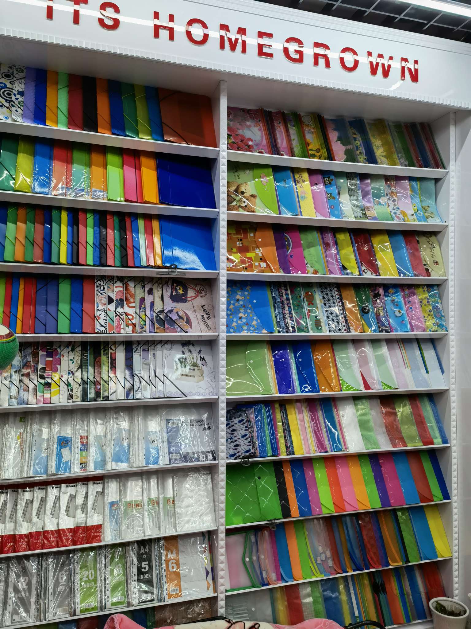 The store of Bowen Stationery describe pic - 3