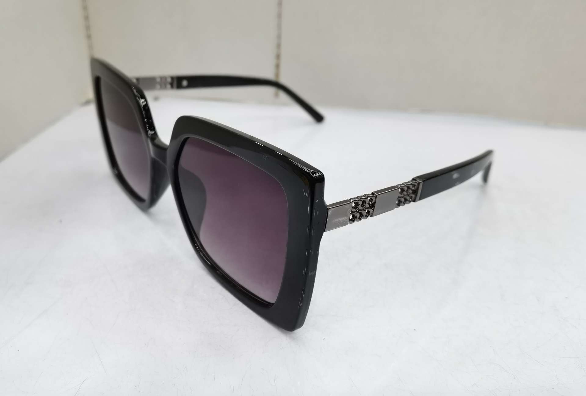 YS E07款需下单订做2020年新款铰链脚时尚男女潮防紫外线墨镜亮黑双灰亮实红双灰沙实粉双灰沙实蓝双灰镀真膜+1.0元细节图