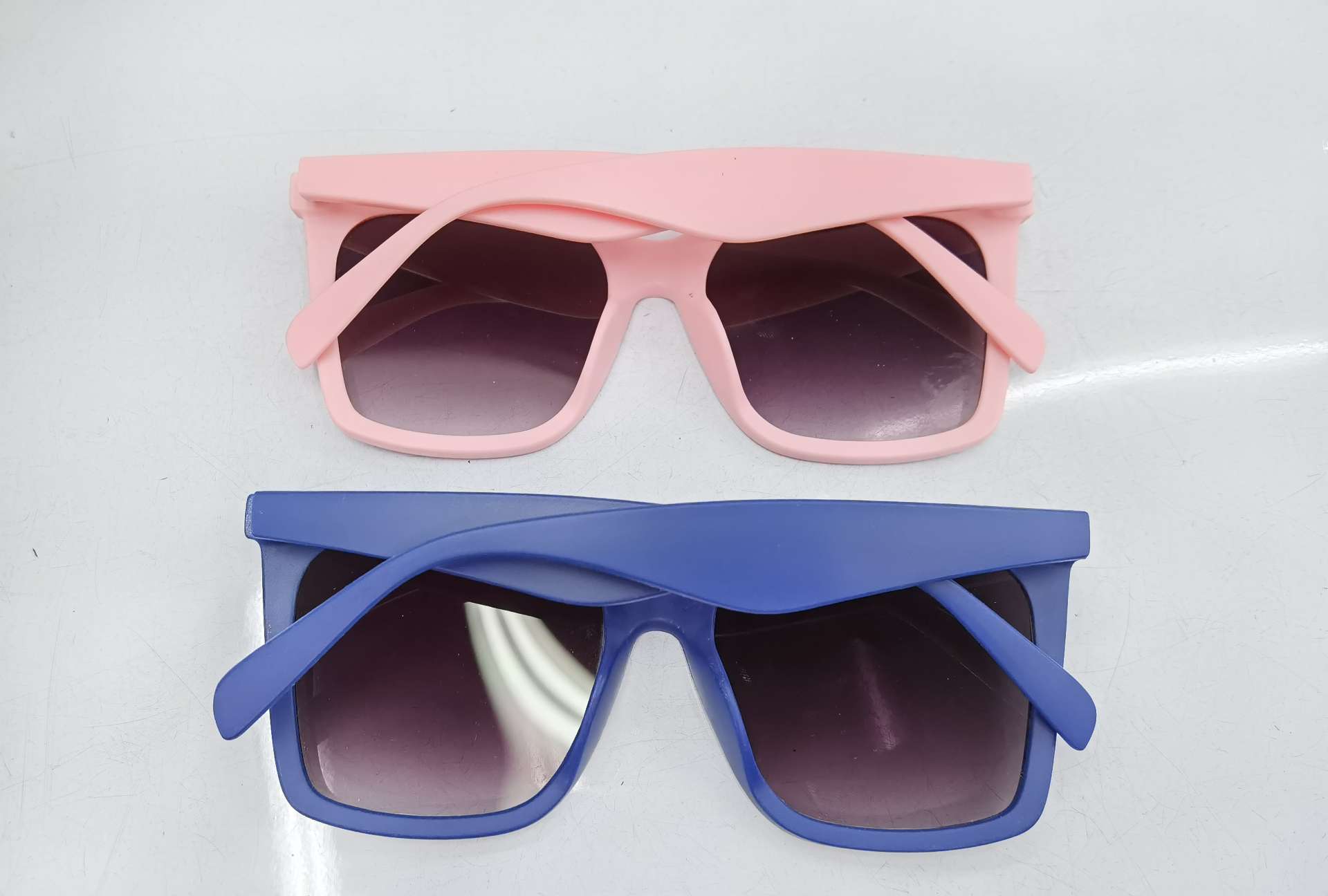 YS E10 models need to be ordered for customization. 2020 new style hinge feet fashionable men's and women's trendy UV-resistant sunglasses, bright black double gray, bright real red double gray, sand real powder double gray, sand real blue double gray, with real film coating +1.0 yuan detail image 3