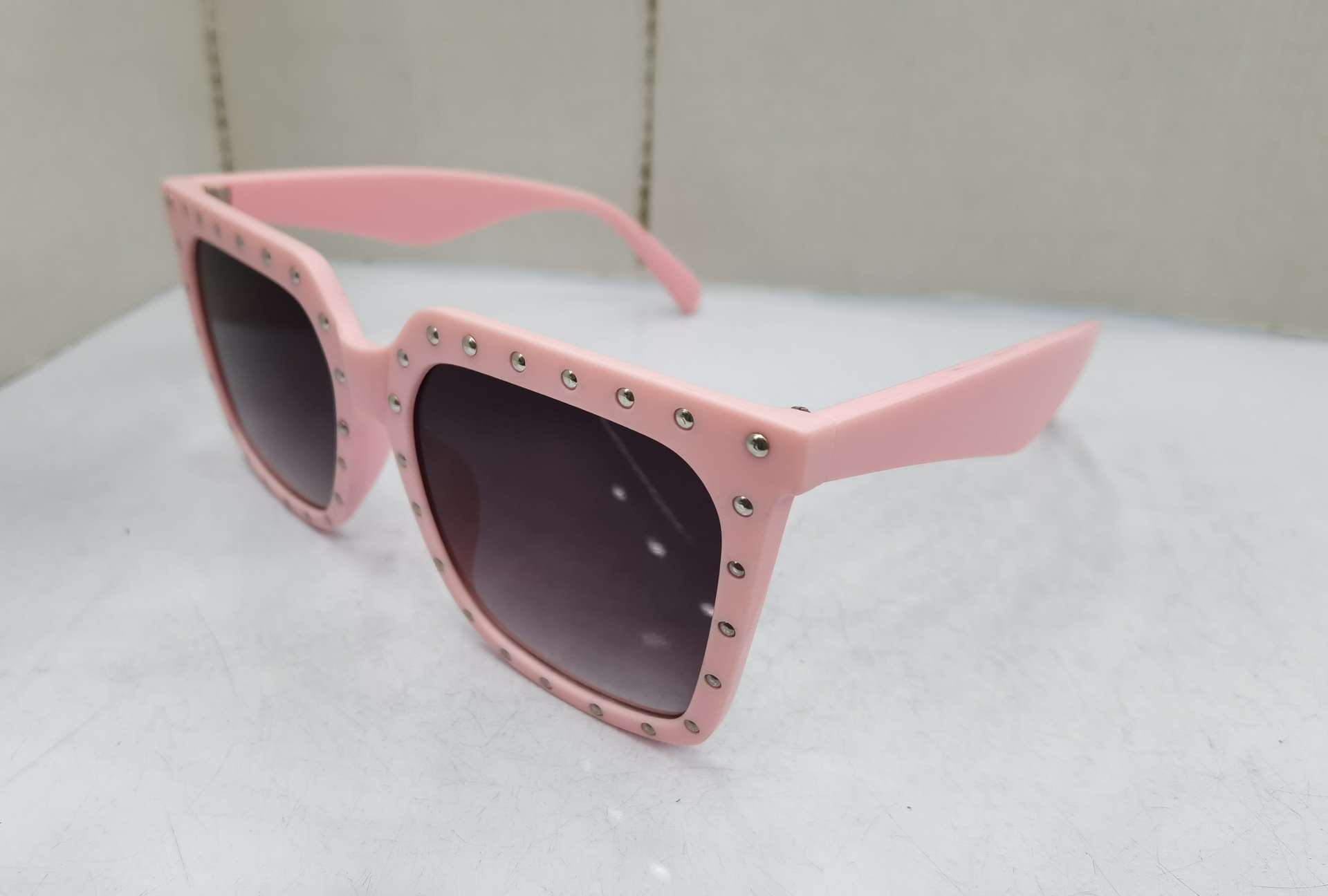 YS E10 models need to be ordered for customization. 2020 new style hinge feet fashionable men's and women's trendy UV-resistant sunglasses, bright black double gray, bright real red double gray, sand real powder double gray, sand real blue double gray, with real film coating +1.0 yuan undefined