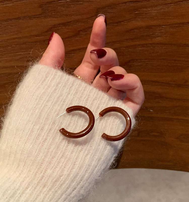 Acetic acid board earrings Application Scenario