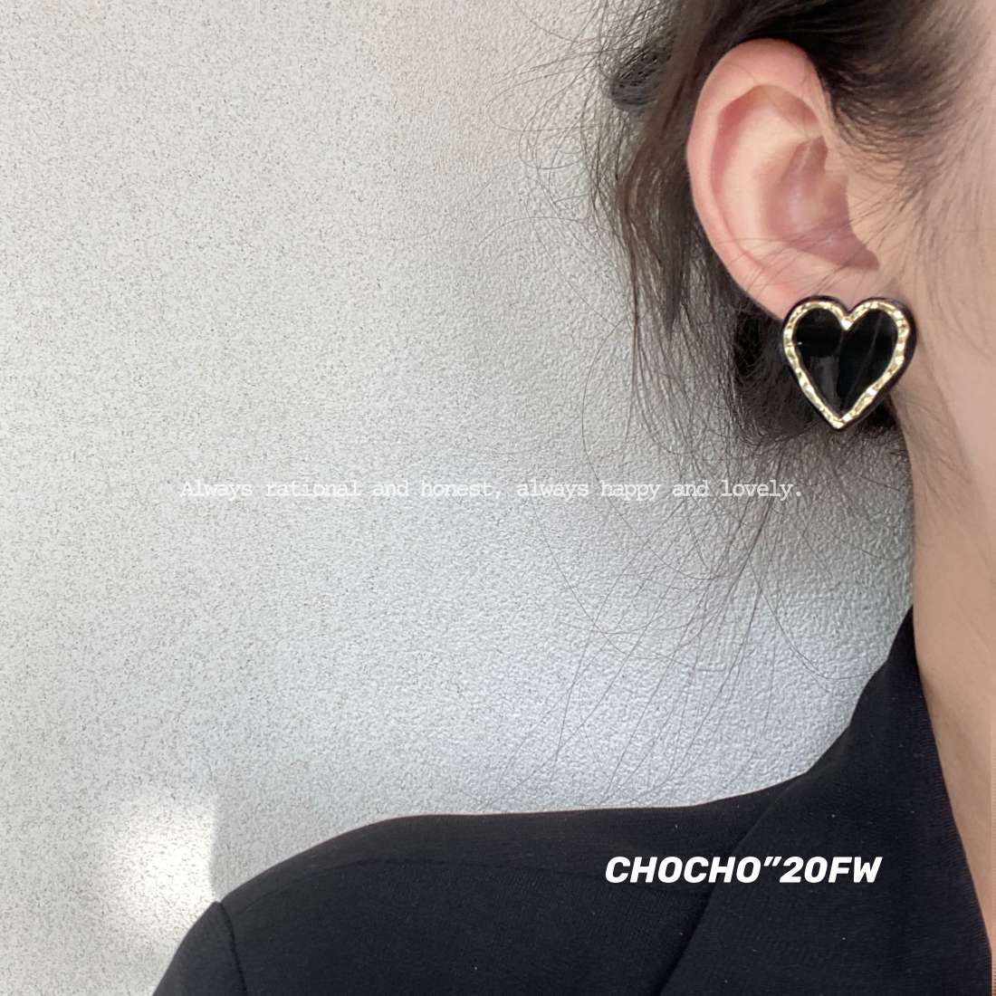 Acrylic fashionable stud earrings Specification image